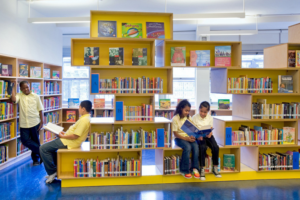 Инн детской библиотеки. Школьная библиотека. Современная детская библиотека. Библиотека в школе. Современная библиотека в школе.
